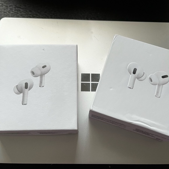 Apple air pod pro 2 (the one on the right) - Picture 1 of 1